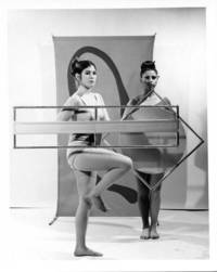 Dancers L-R Gail Heilbron, Eileen Pearlman